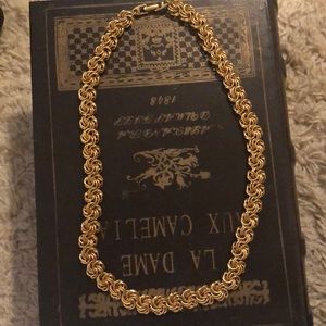 Pretty Gold Necklace